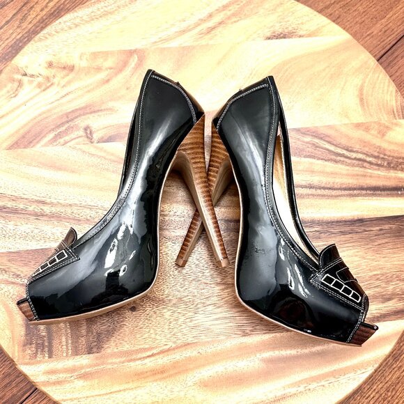 Platform heel with penny loafer detail - Picture 7 of 9